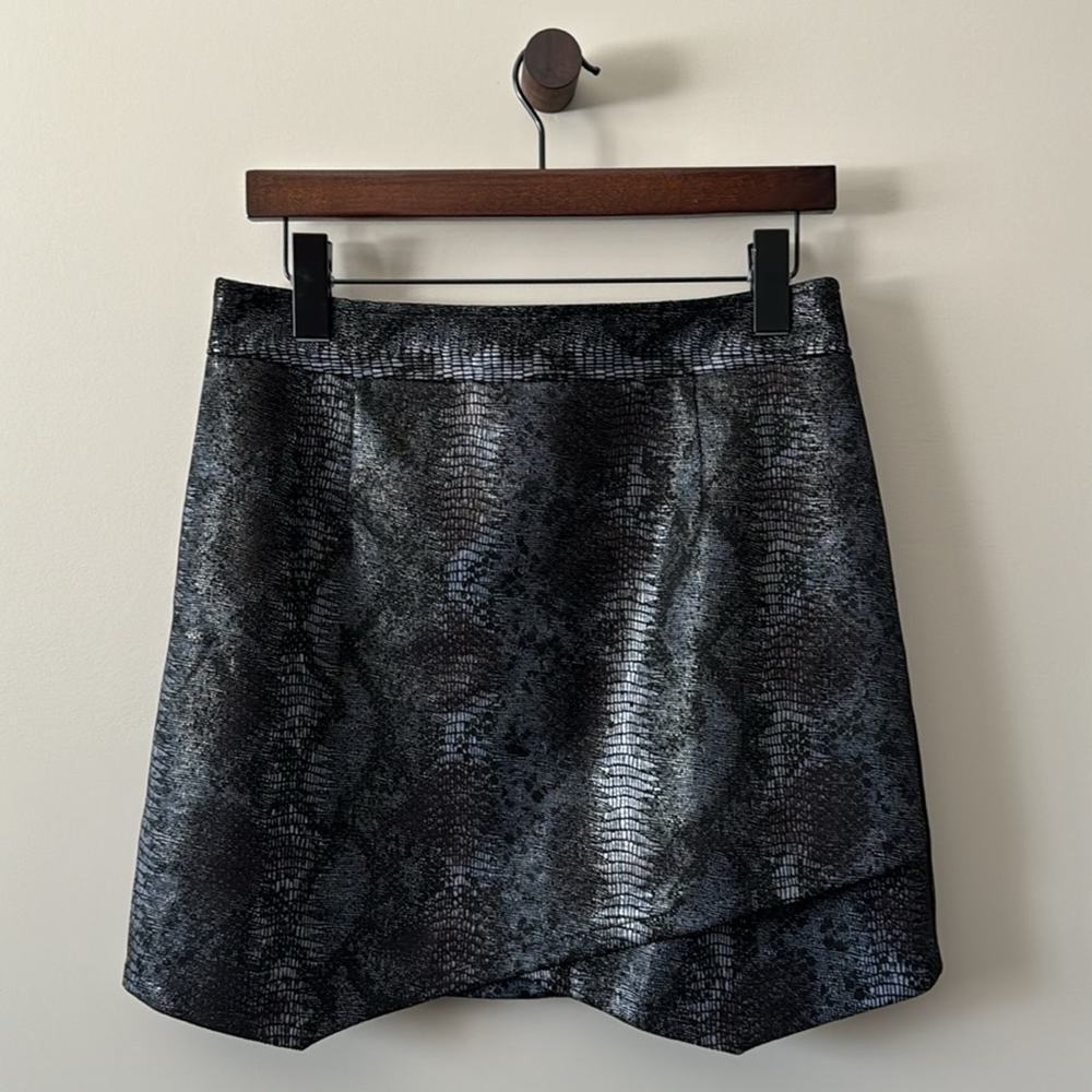 JACK BY BB DAKOTA X STEVE MADDEN PYTHON THE RUN WRAP SKIRT IN BLACK SIZE 8